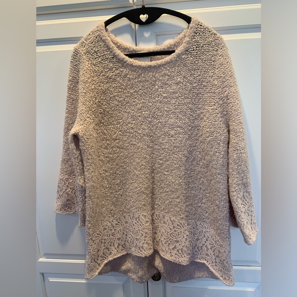 Chico’s Pink Boucle’ Sweater with Lace Trim Size 1 - Picture 2 of 10